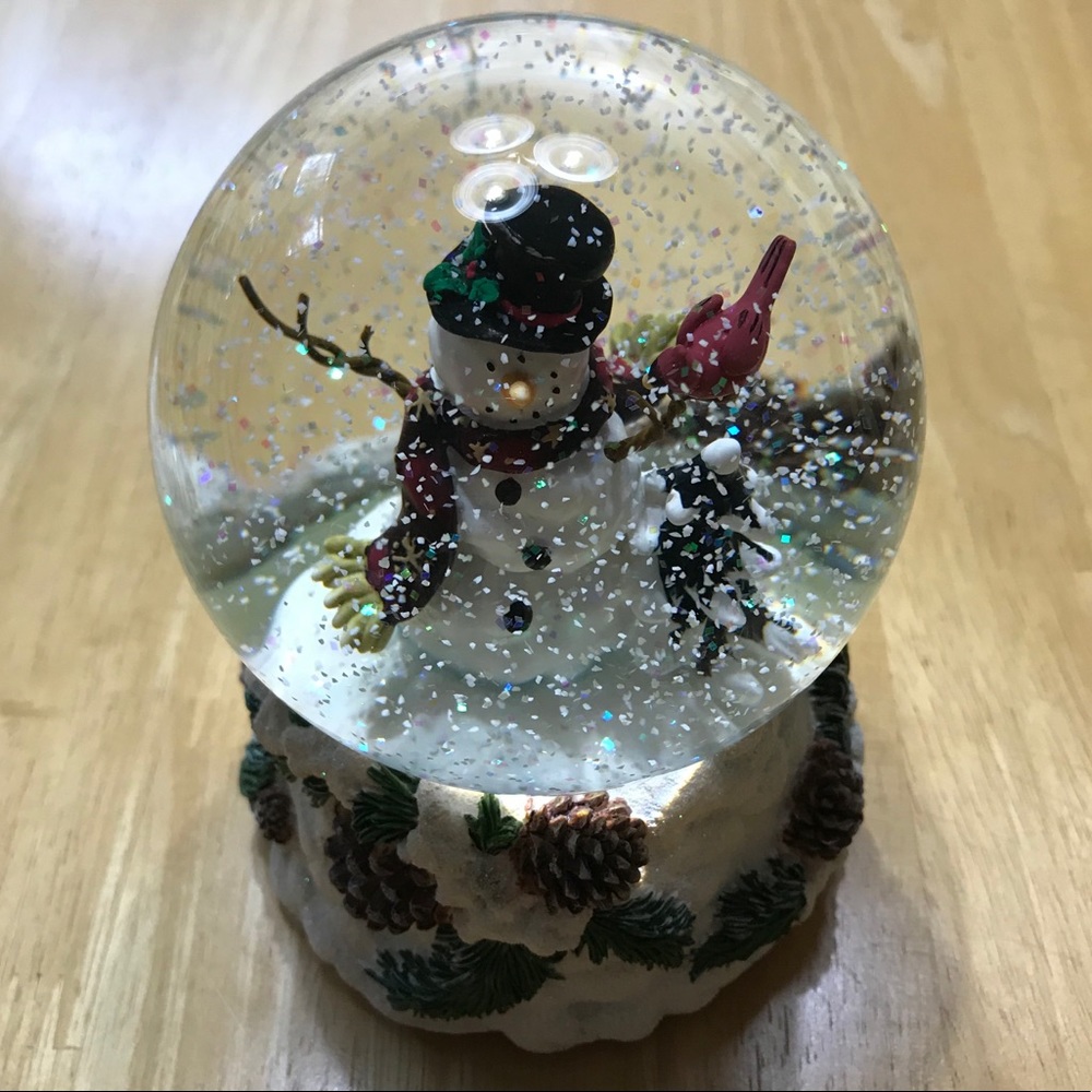 St. Nicholas Square Musical Snow Globe